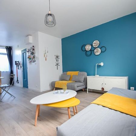 Grand Studio Au Coeur De Dinard A 1Min Du Marche Et 6Min Plage De L'Ecluse Apartment Luaran gambar