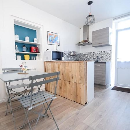 Grand Studio Au Coeur De Dinard A 1Min Du Marche Et 6Min Plage De L'Ecluse Apartment Luaran gambar